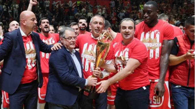 ZVEZDA SE HVALI, IMALA JEDNU OD NAJBOLJIH SEZONA U ISTORIJI: Trofeji su osvojeni u „teškim okolnostima“!